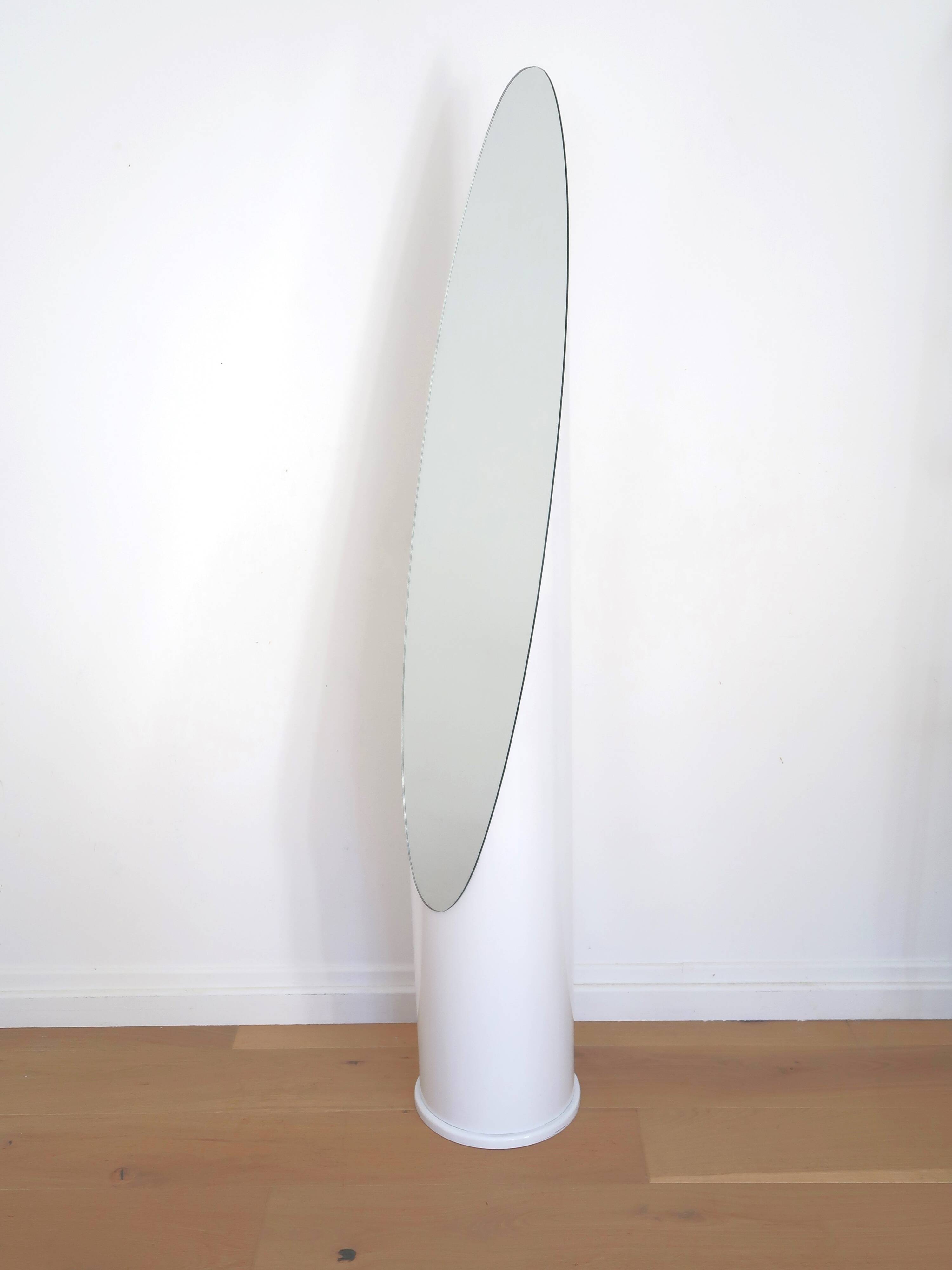 White lipstick mirror 70