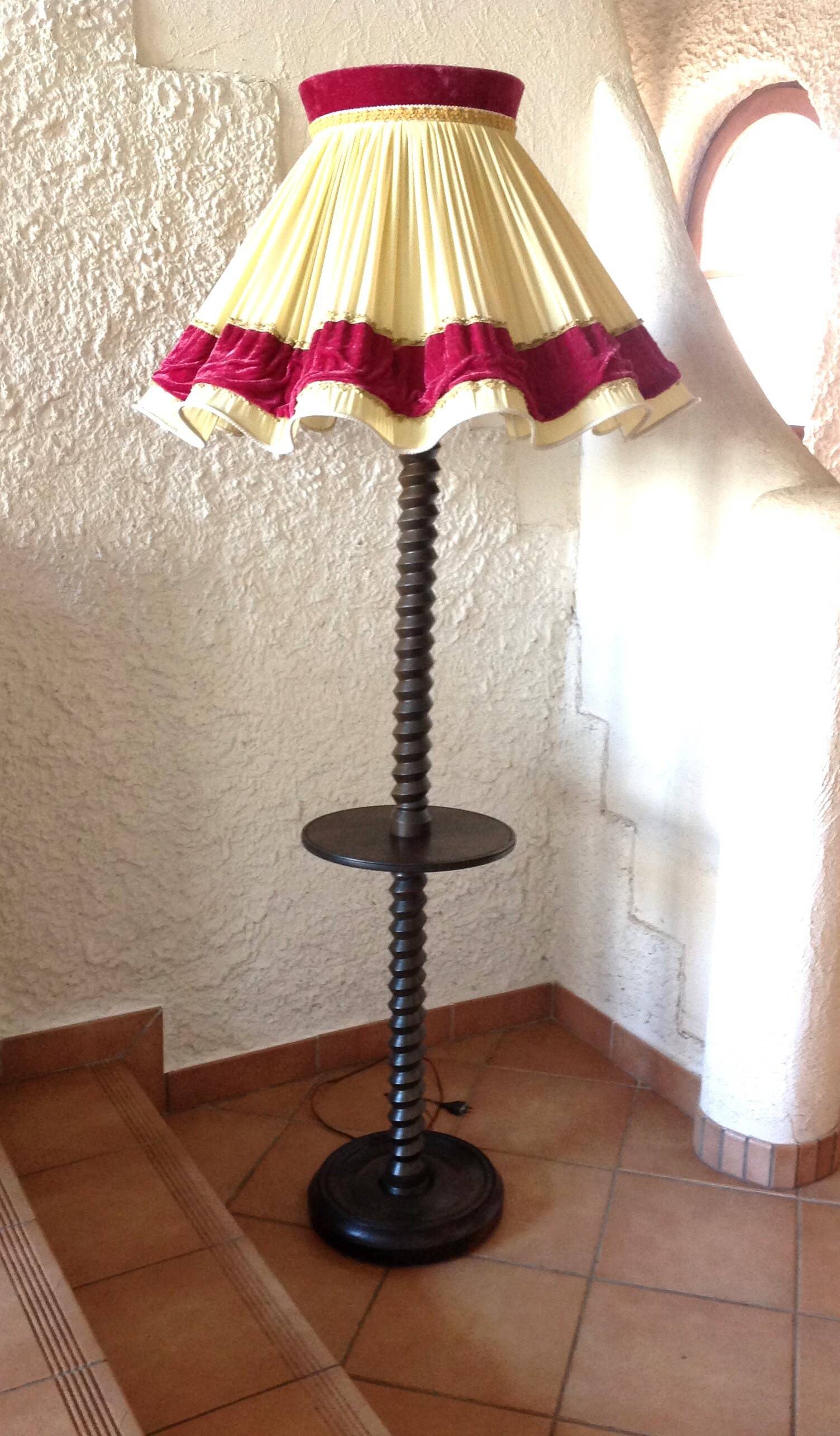 Wooden floor lamp turned in the spirit of Charles Dudouyt / art deco style