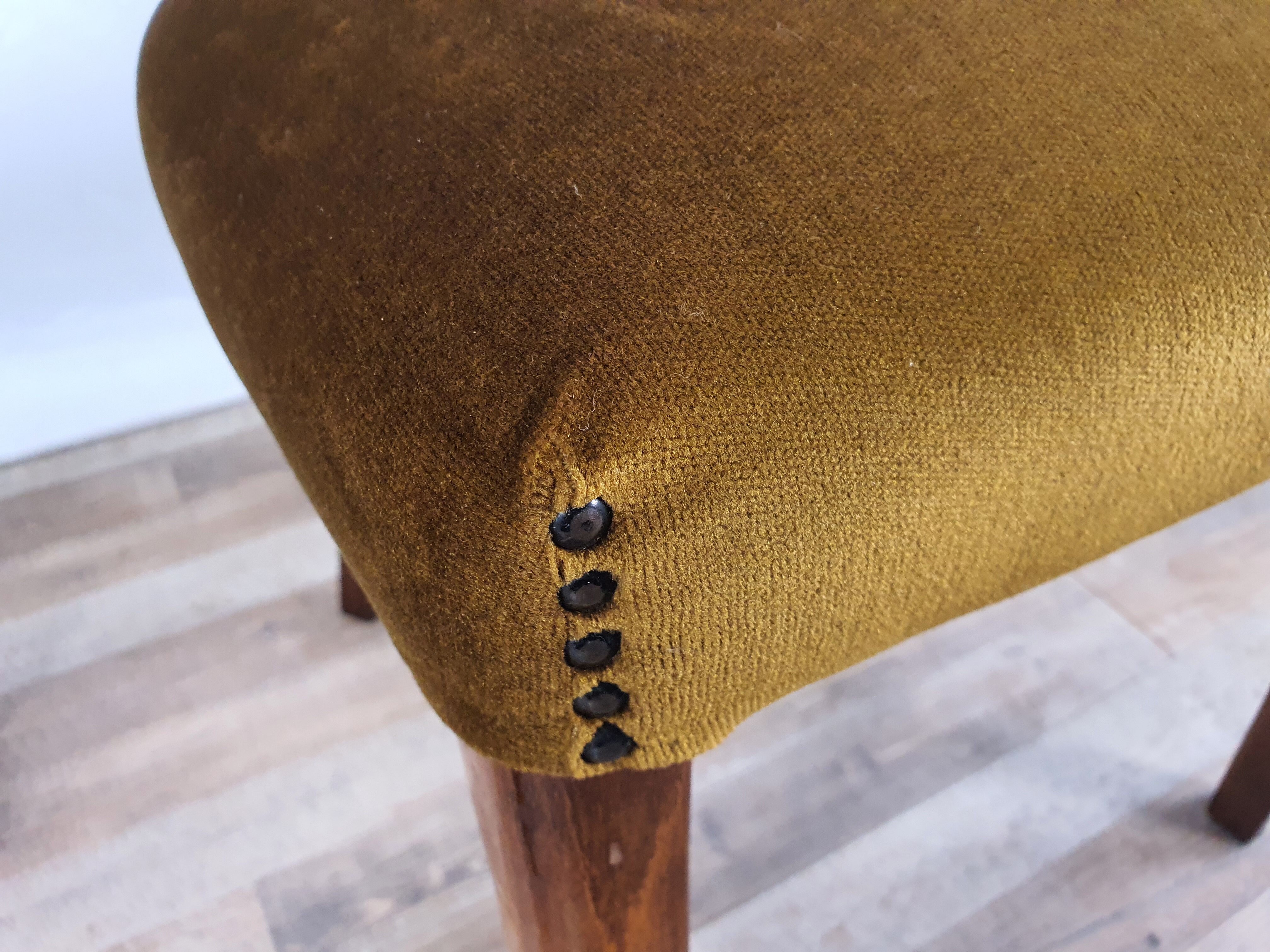 Set of two padded chamber armchairs