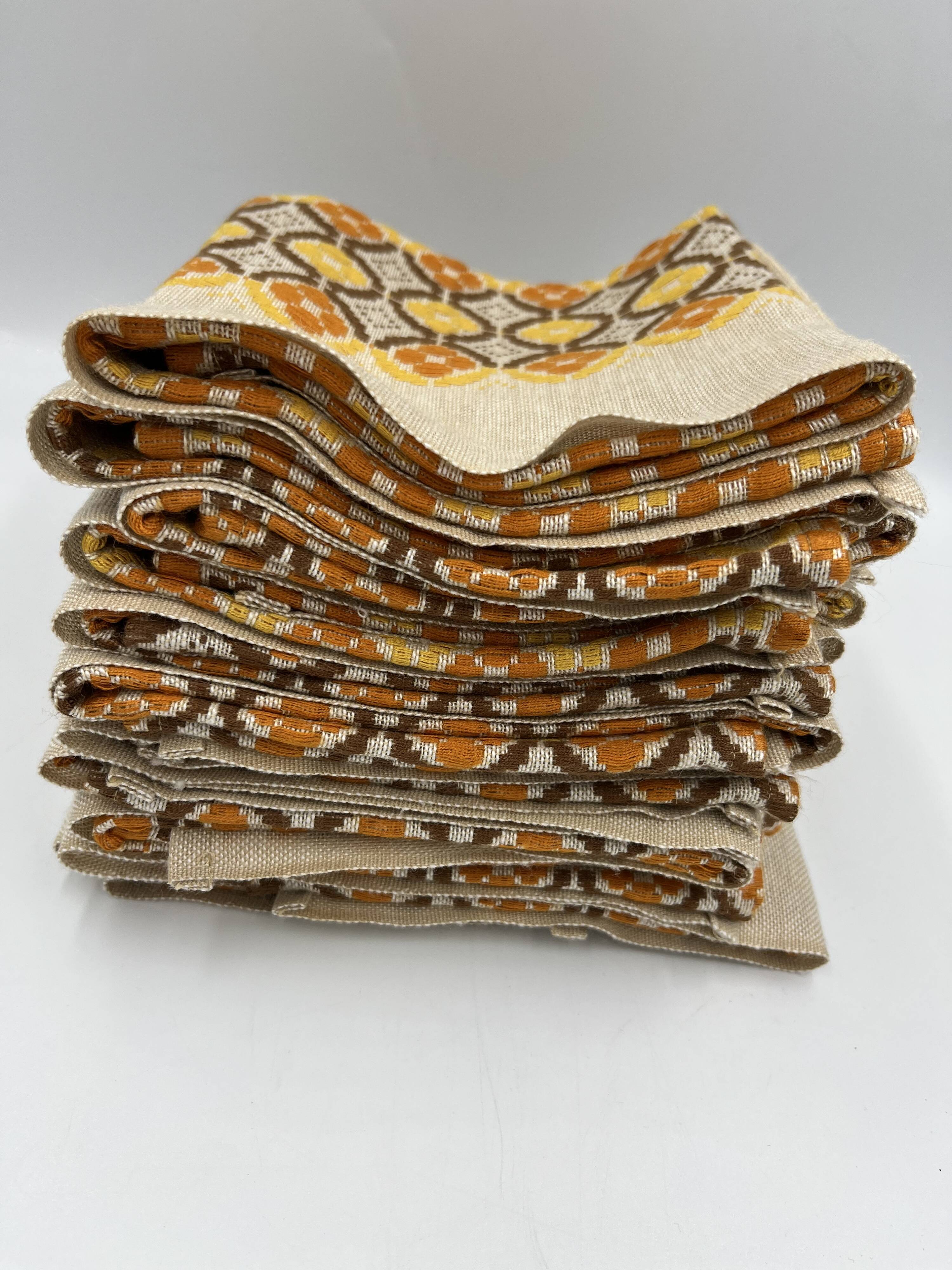 Set of 11 napkins motifs from the seventies 70s