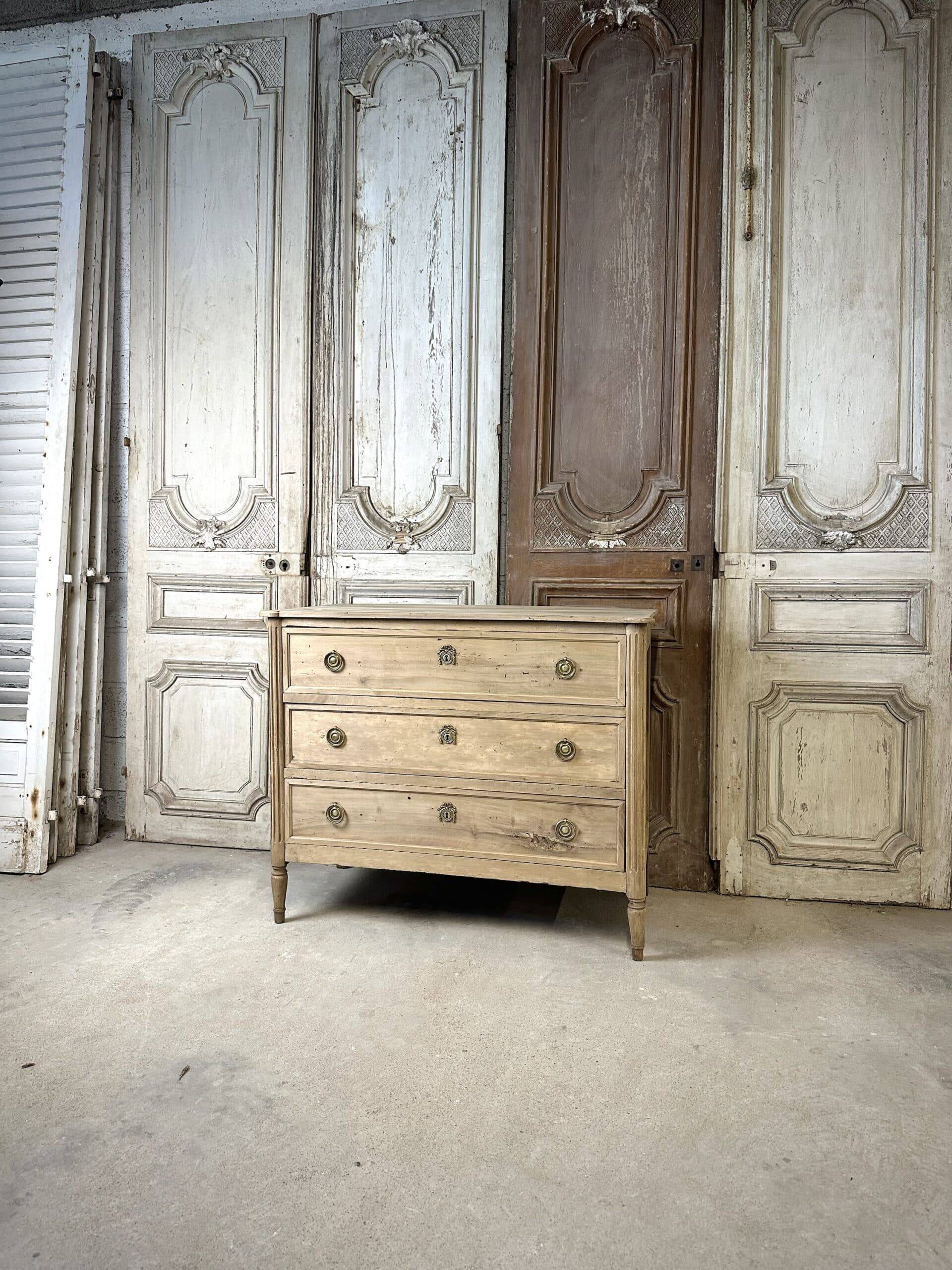 Louis XVI chest of drawers in bleached walnut circa 1800