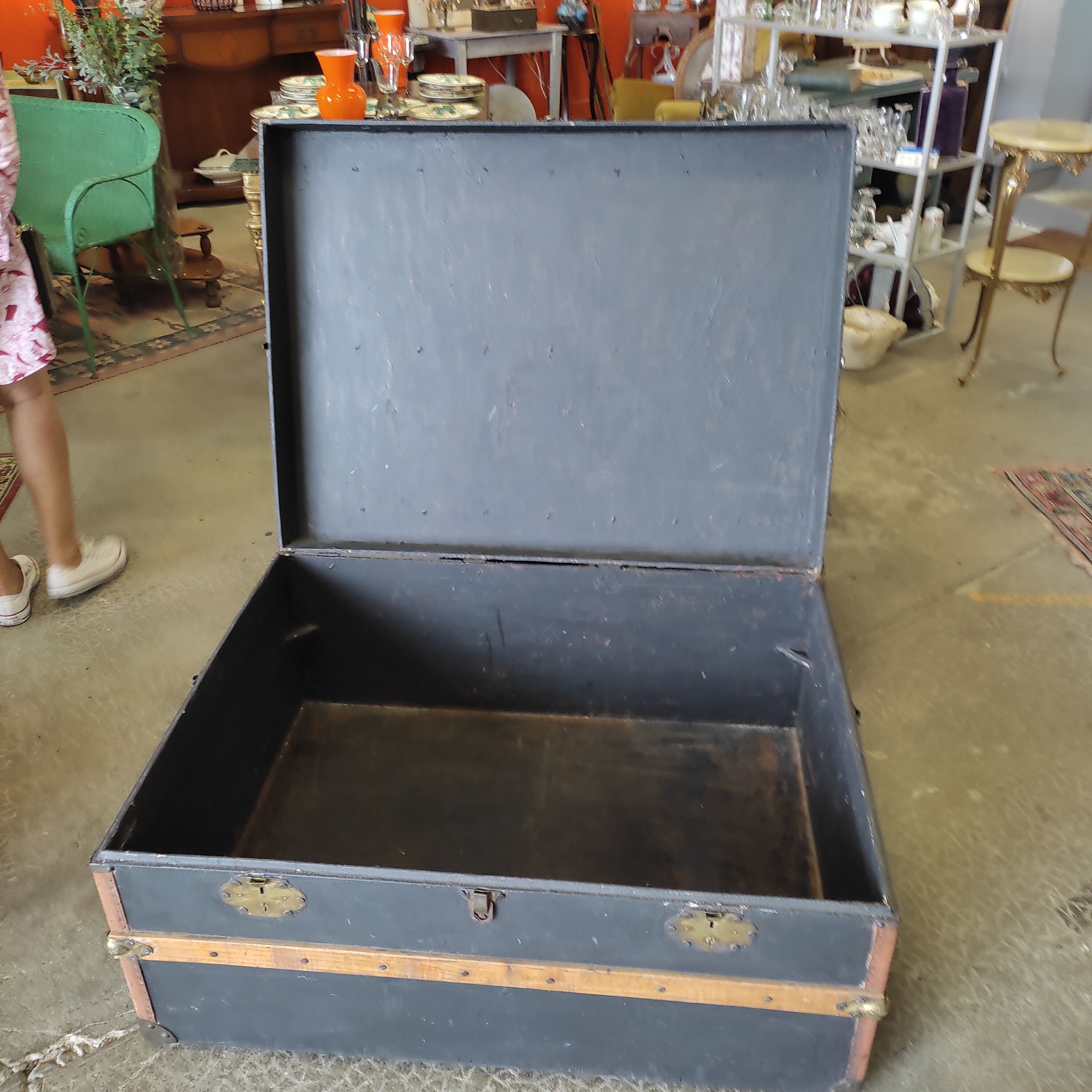 Large travel trunk