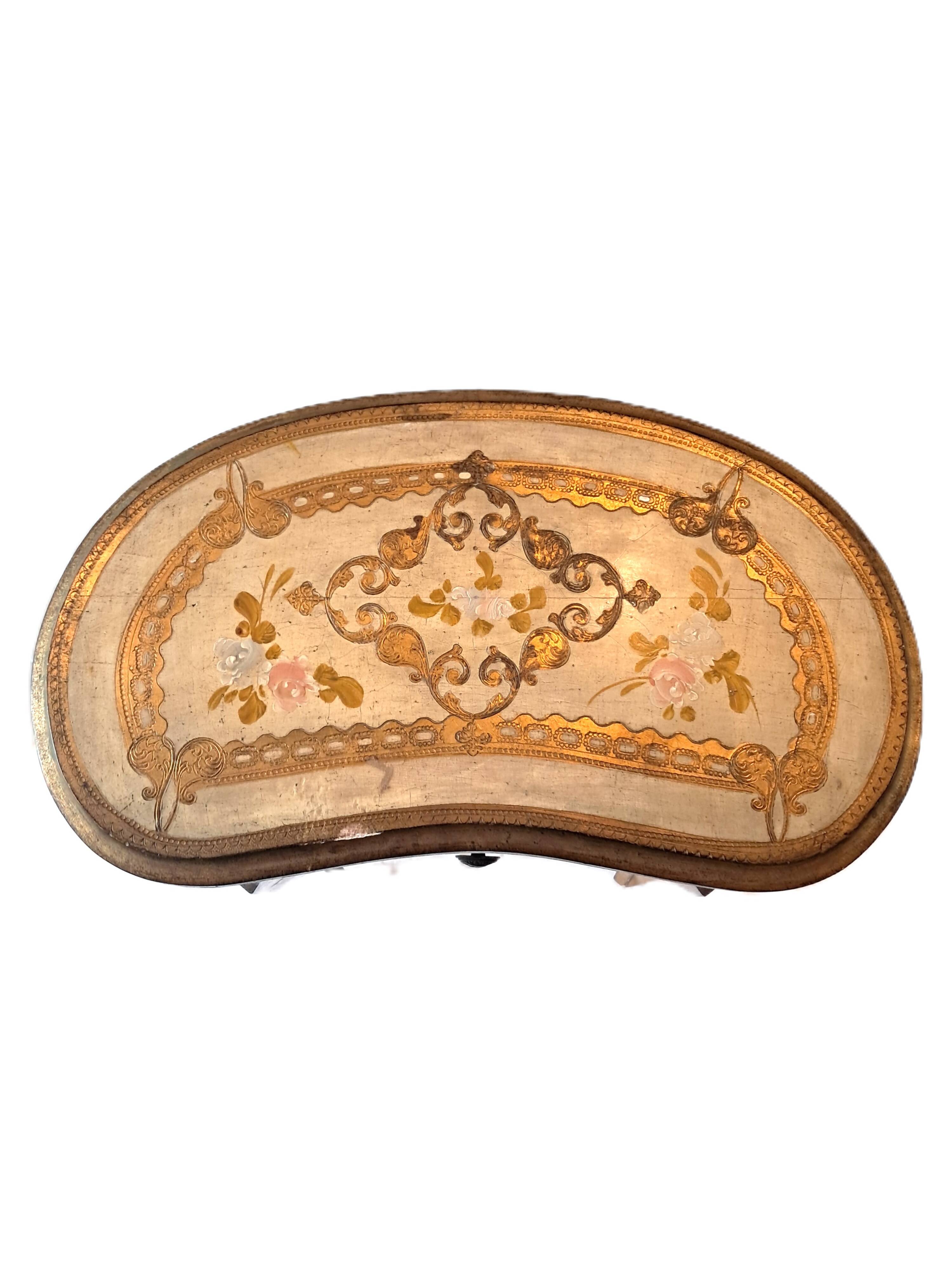 Small kidney side table with drawers in gilded wood, florentine style