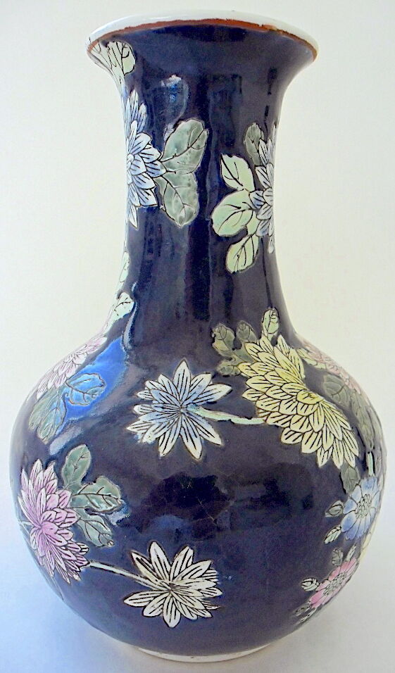 Pair of porcelain vases from China