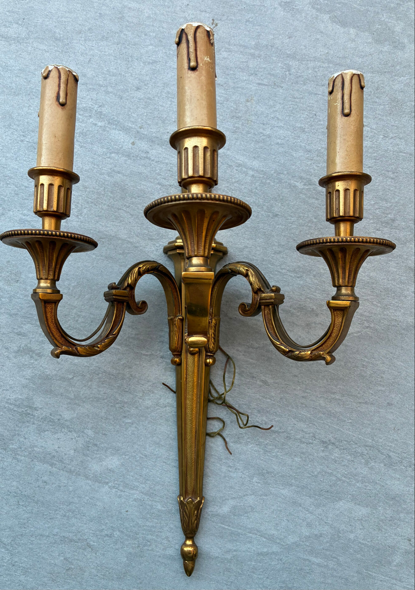 Paires d’appliques bronze Louis XVI Lucien Gau