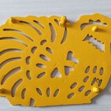 Metal trivet
