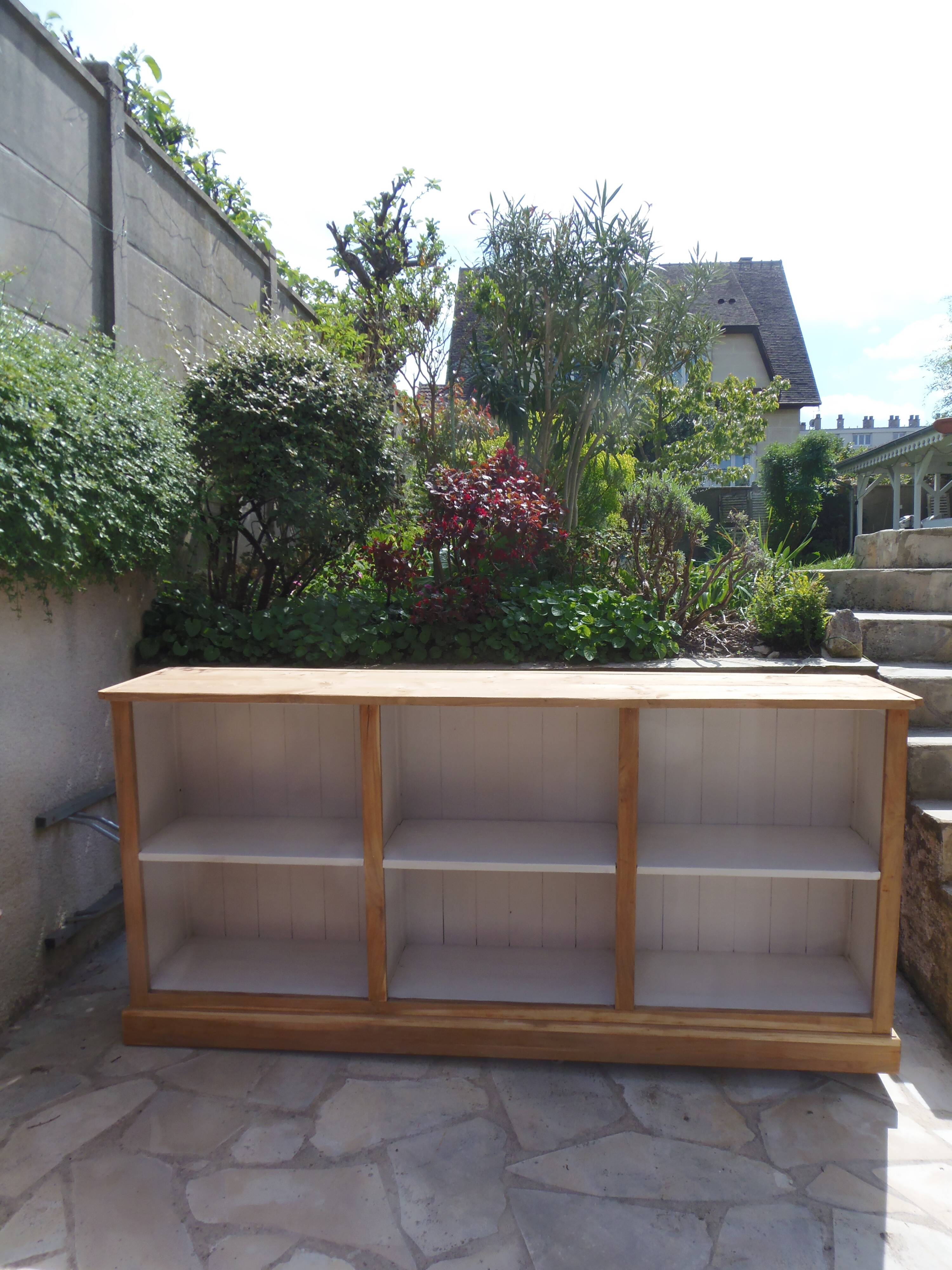 Raw wood craft furniture, pearl gray interior.