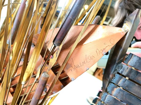 Miroir en cuivre sculpté par Daniel D'haeseleer, 1970