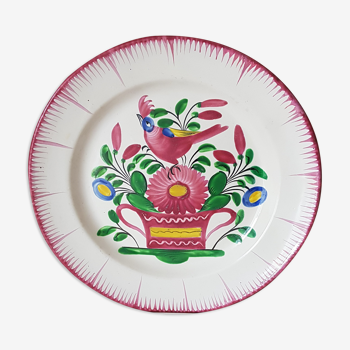 Plate with earthenware bird