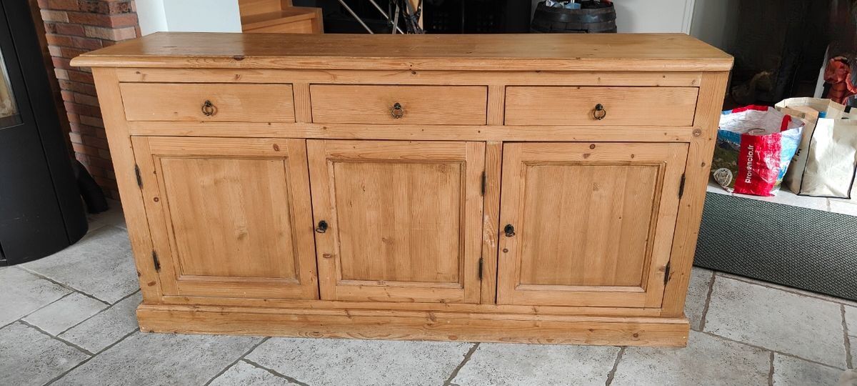 Meuble en bois massif