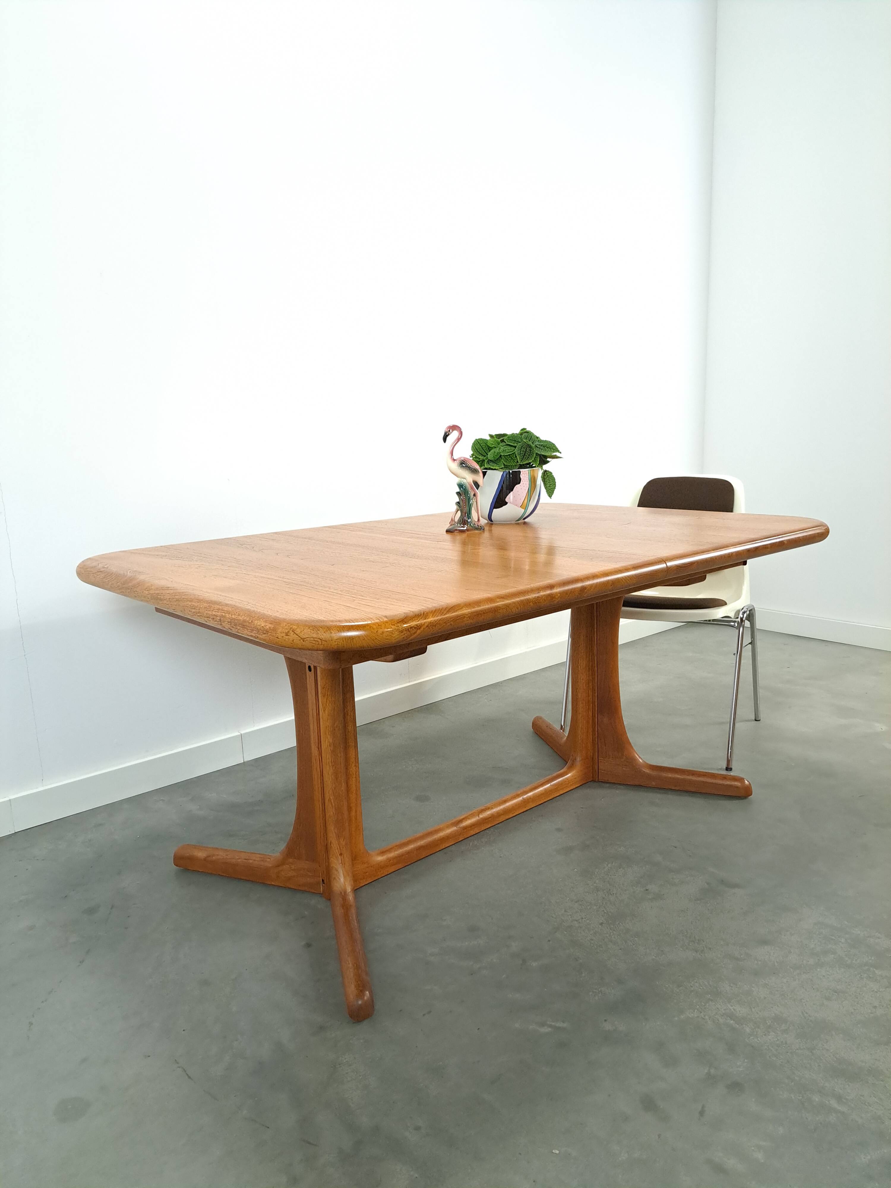 XL Deense uitschuifbare teak eettafel