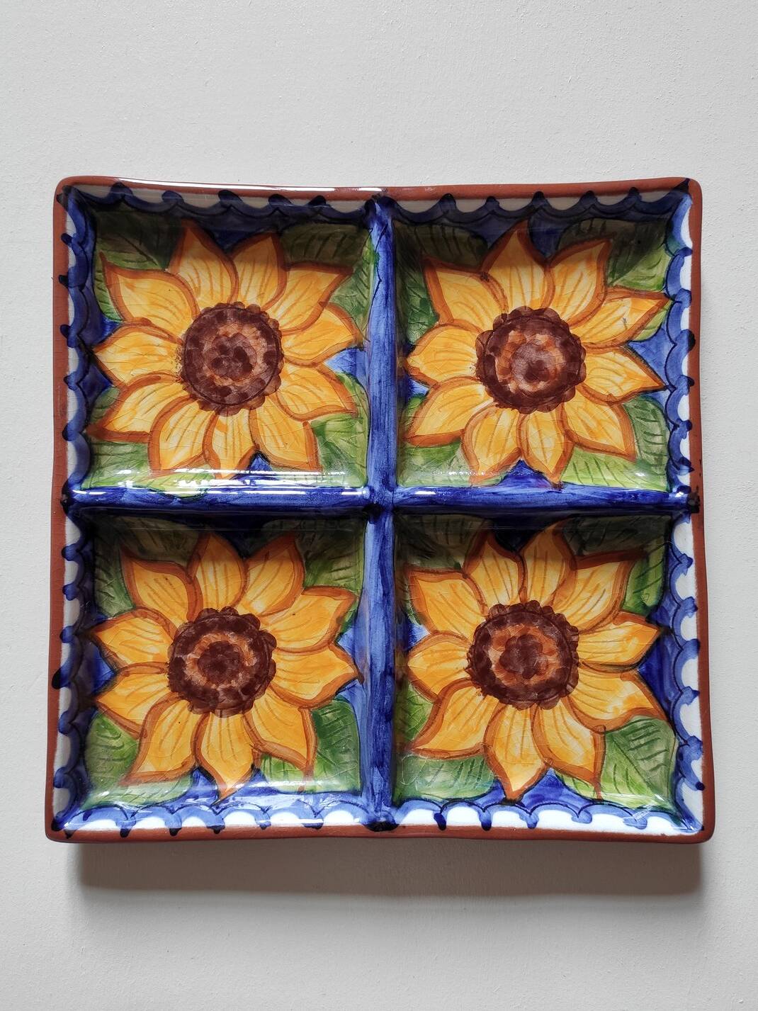 Compartmented artisanal dish