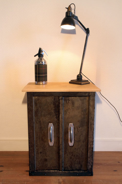 Meuble de rangement métallique industriel