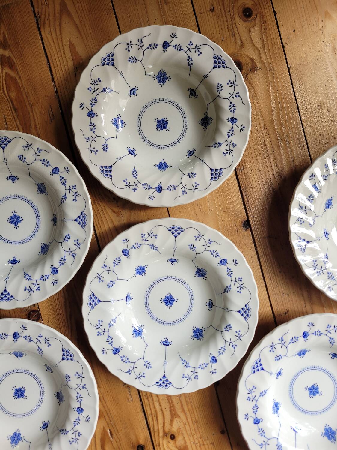 Lot n°2 of 6 Myott Finlandia soup plates