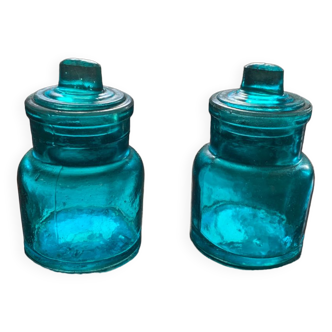 Deux petits pot en verre bleu turquoise