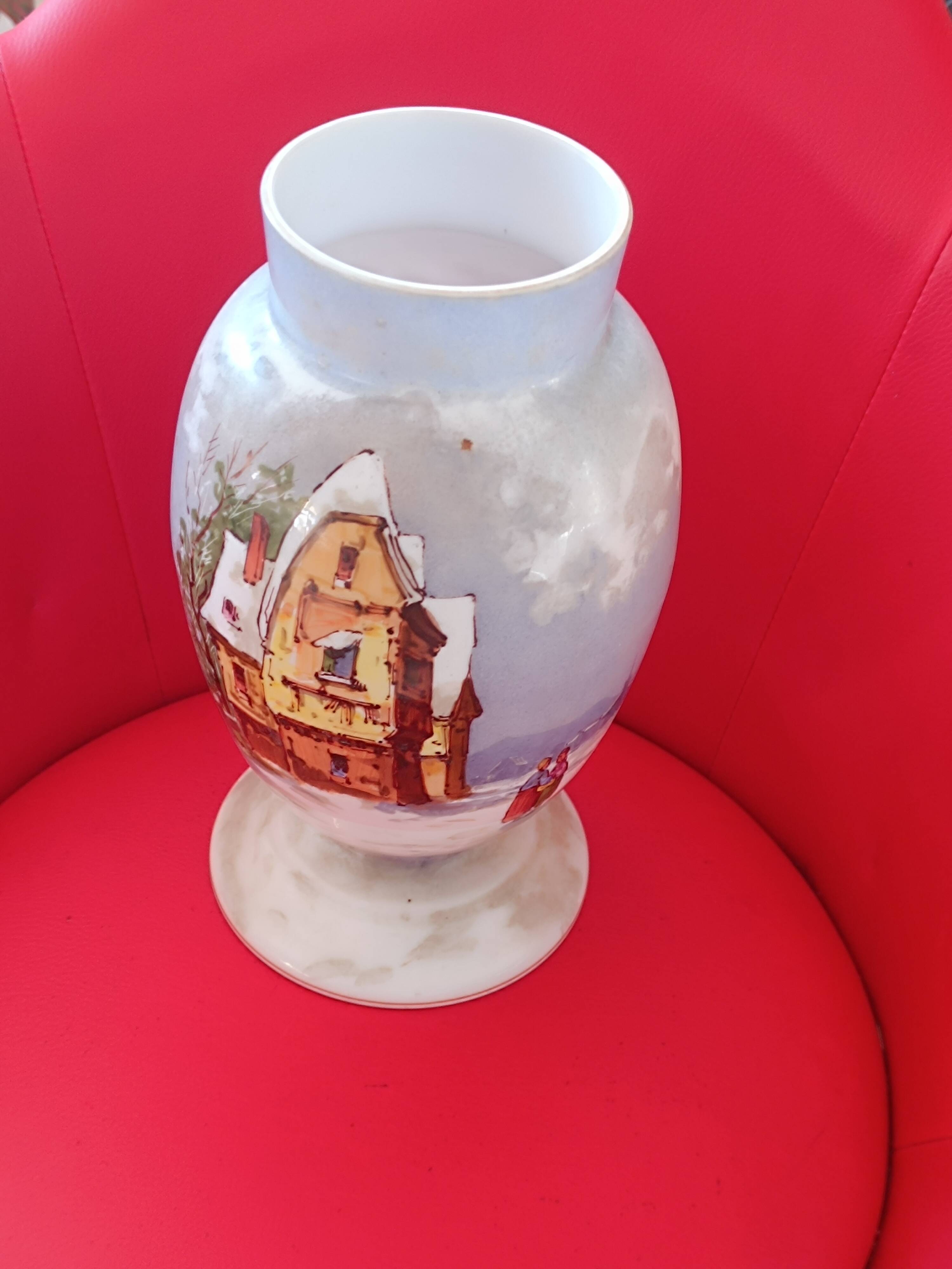Hand-painted opaline vase, early 20th century.