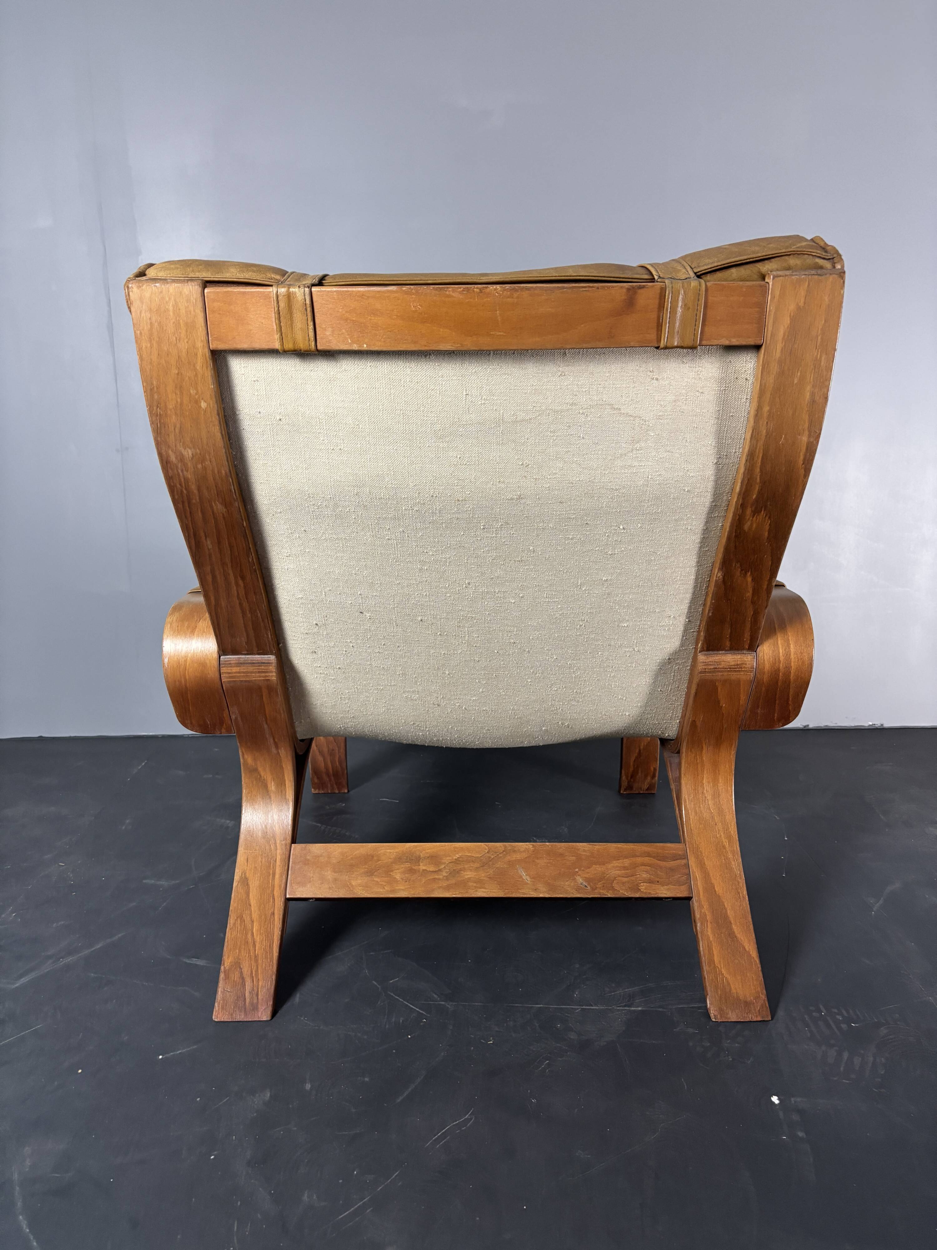 Fauteuil de salon suédois en cuir et bois courbé par Jan Bengstsson, années 1970