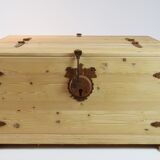 Coffee table chest