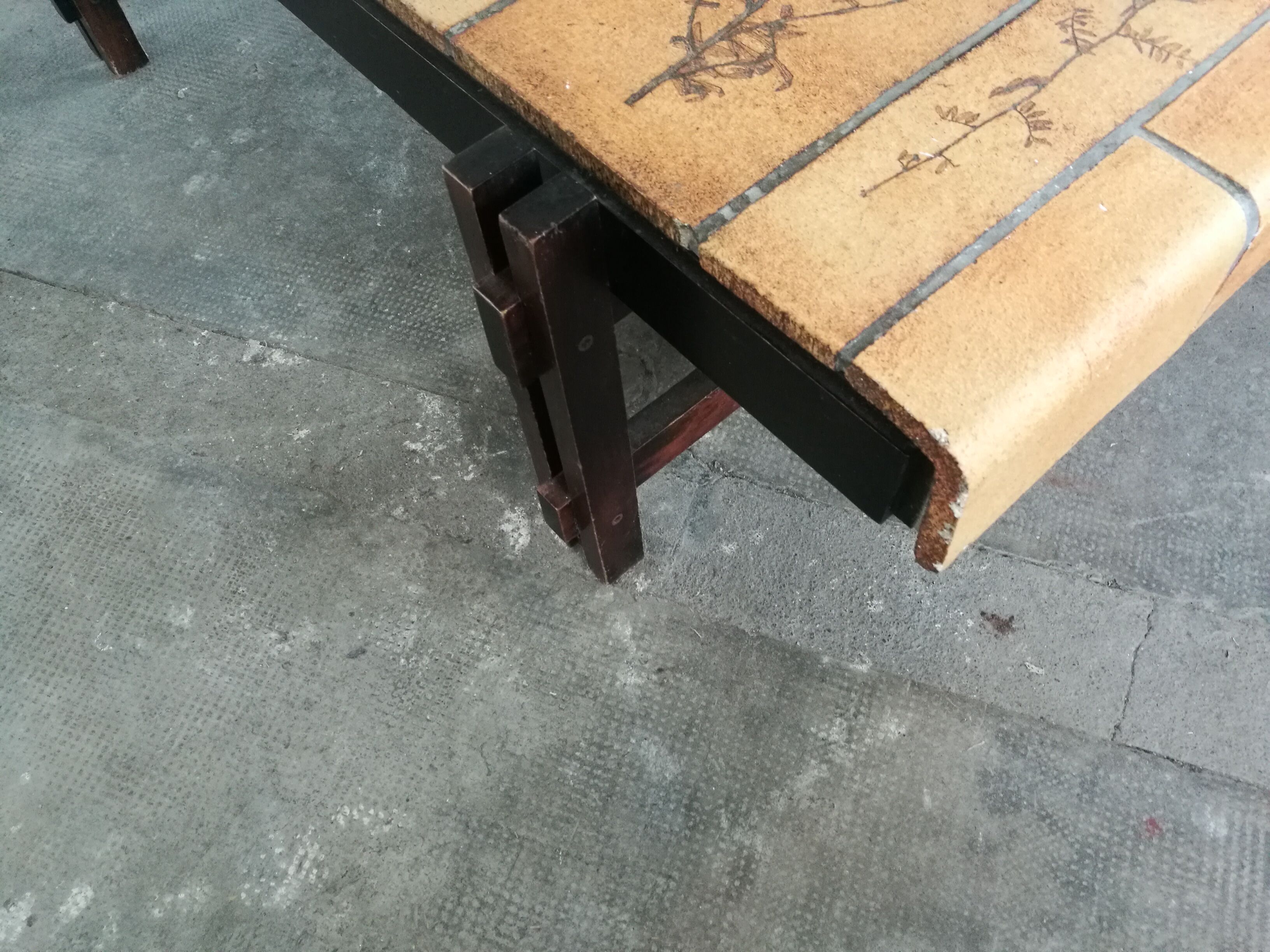 Capron herbarium model coffee table