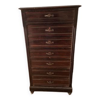 Antique chest of drawers