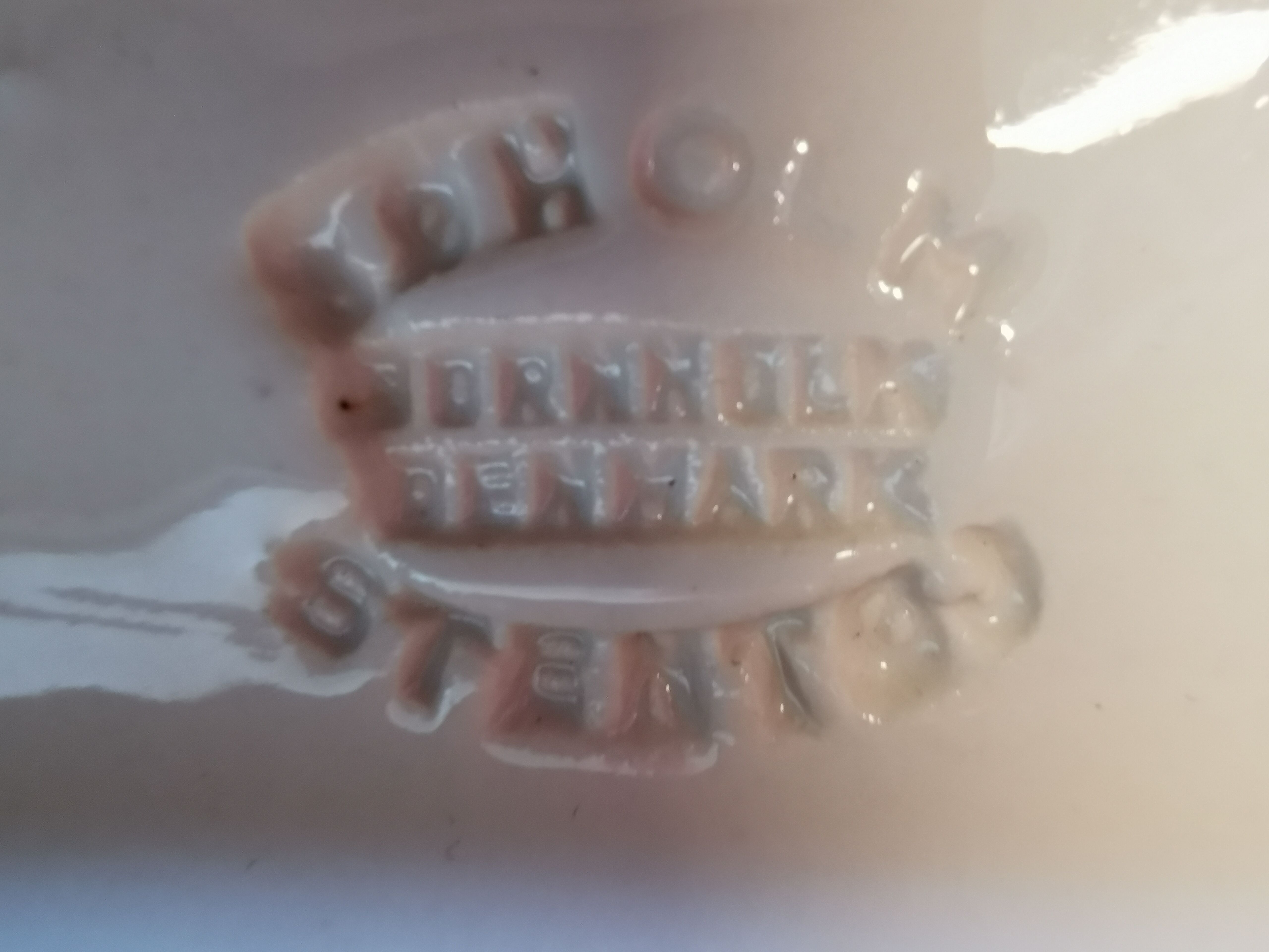 Wall-hung candle holder in ceramic, from Danske Søholm, estimated 1960s.