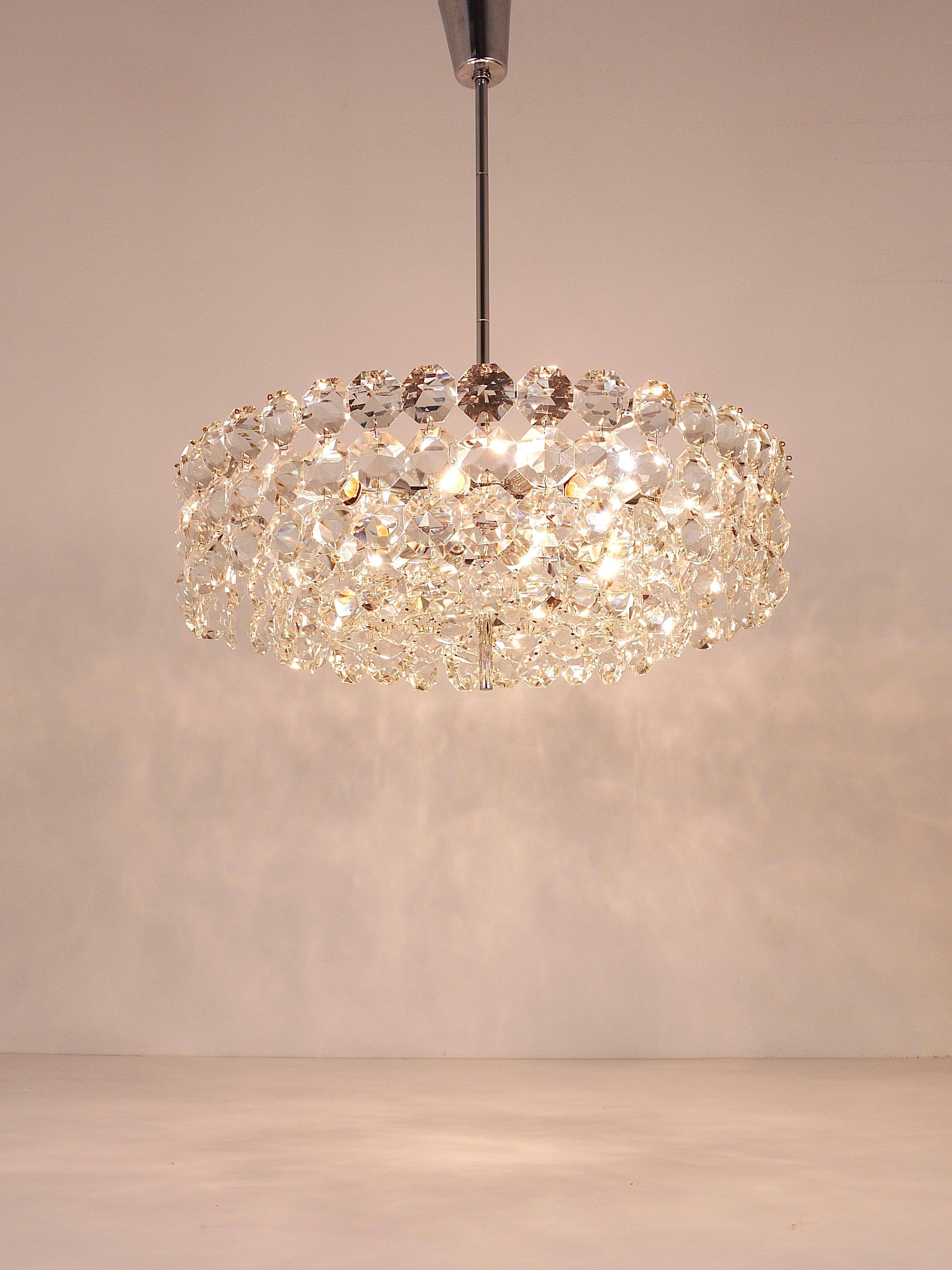 Grand lustre en laiton nickelé Bakalowits avec cristaux en diamant, Autriche, 1950