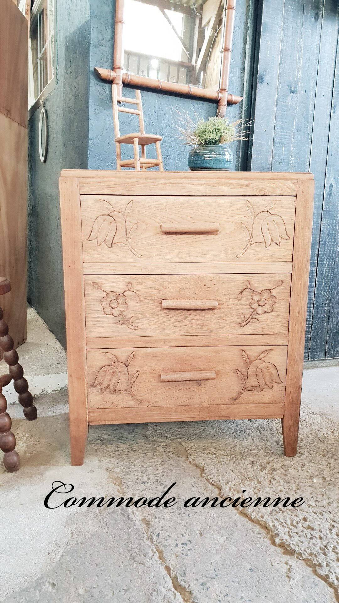 Vintage chest of drawers