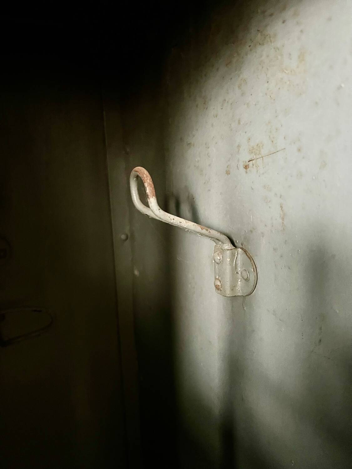 Industrial locker room from the Gantois brand around 1930