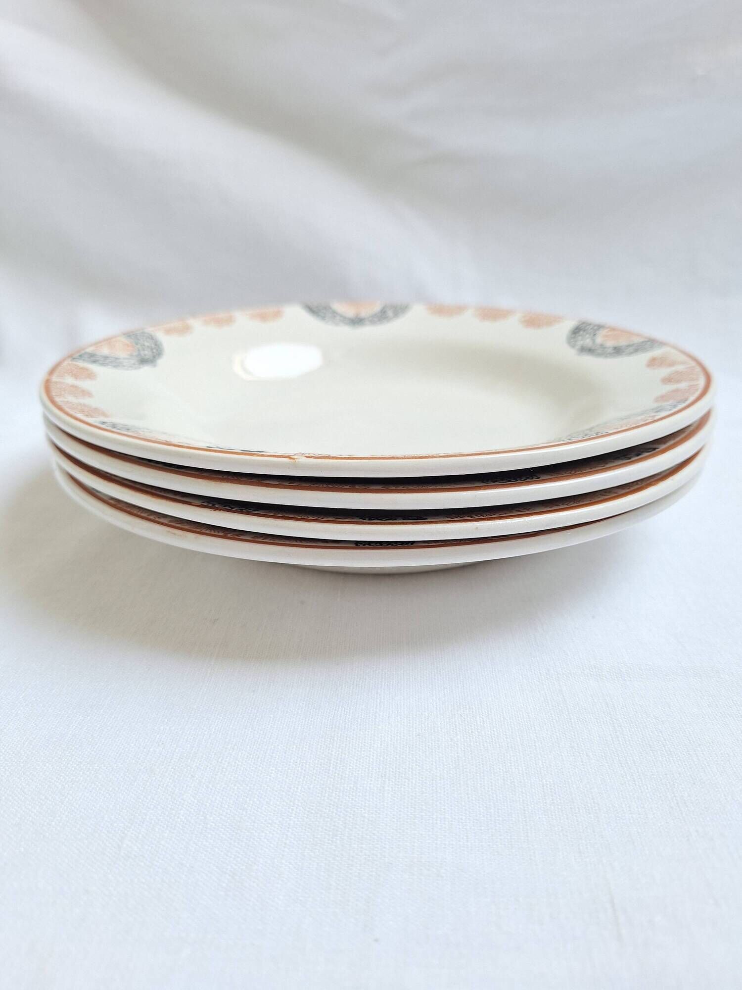 HBCM deep plates model Pauline orange and black