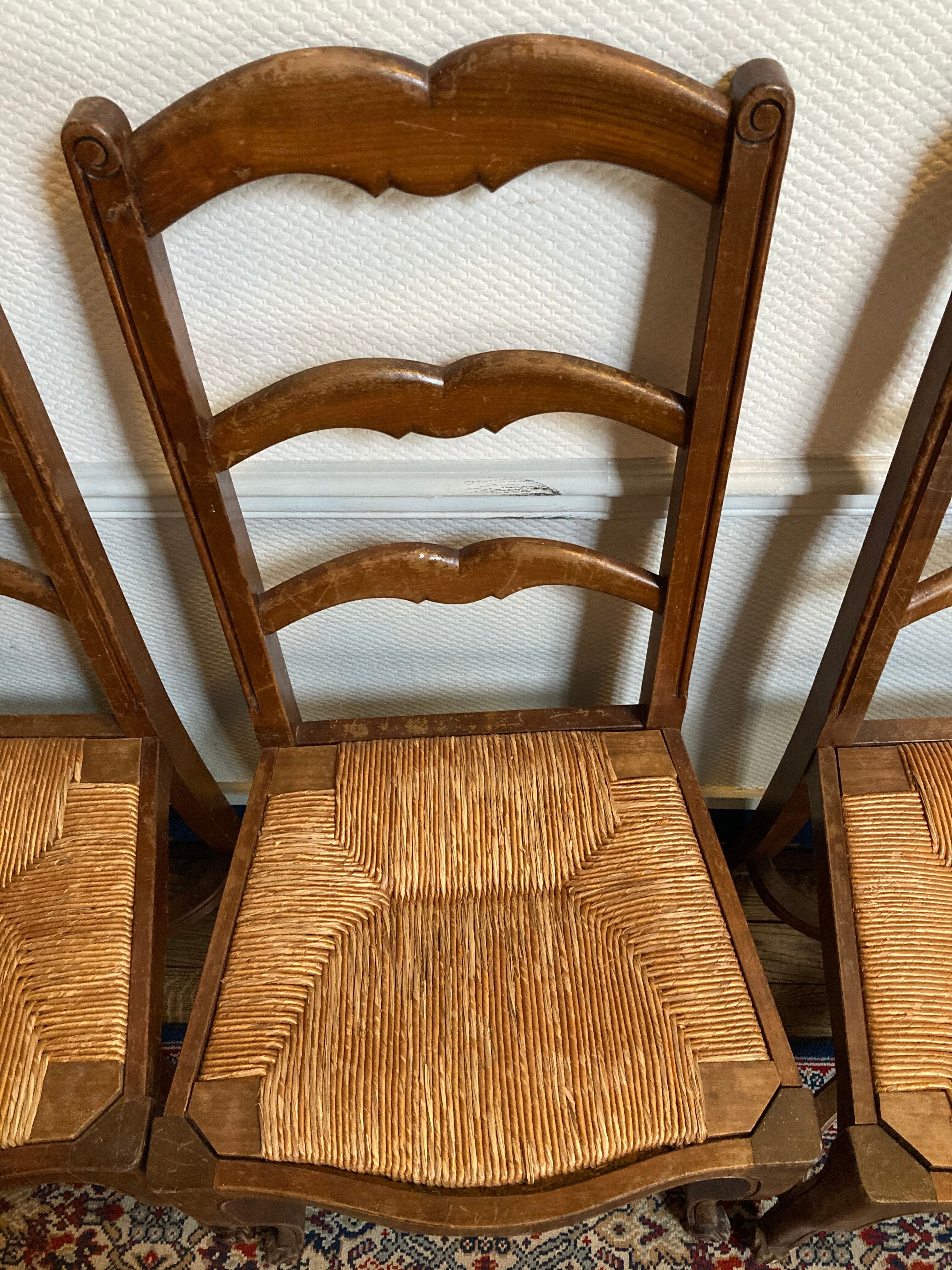 Lot 4 Provencal chairs made of straw and wood