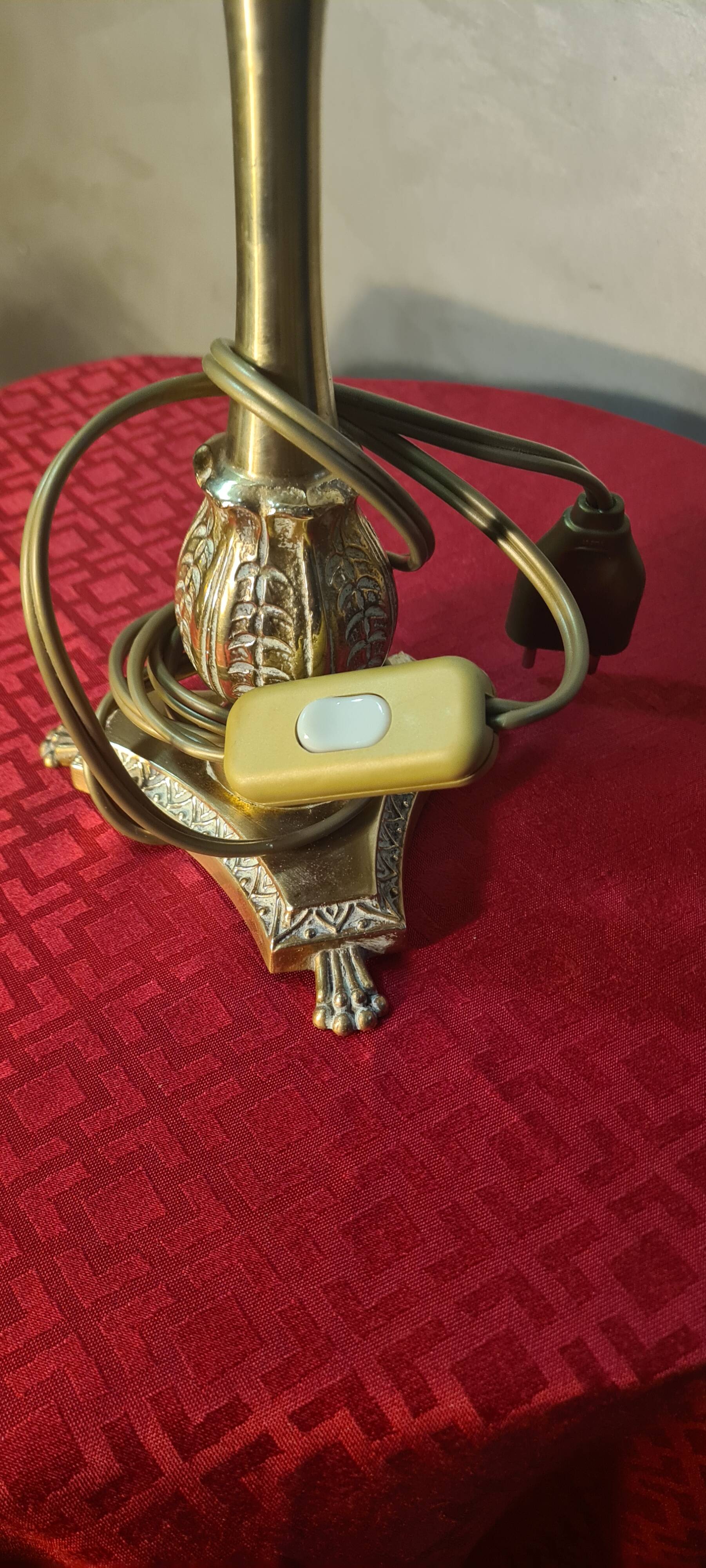 Antique Napoleonic bronze lamp, 3 very pretty tulips in glass paste, unsigned