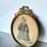Antique oval metal gold colored brass bronze picture frame