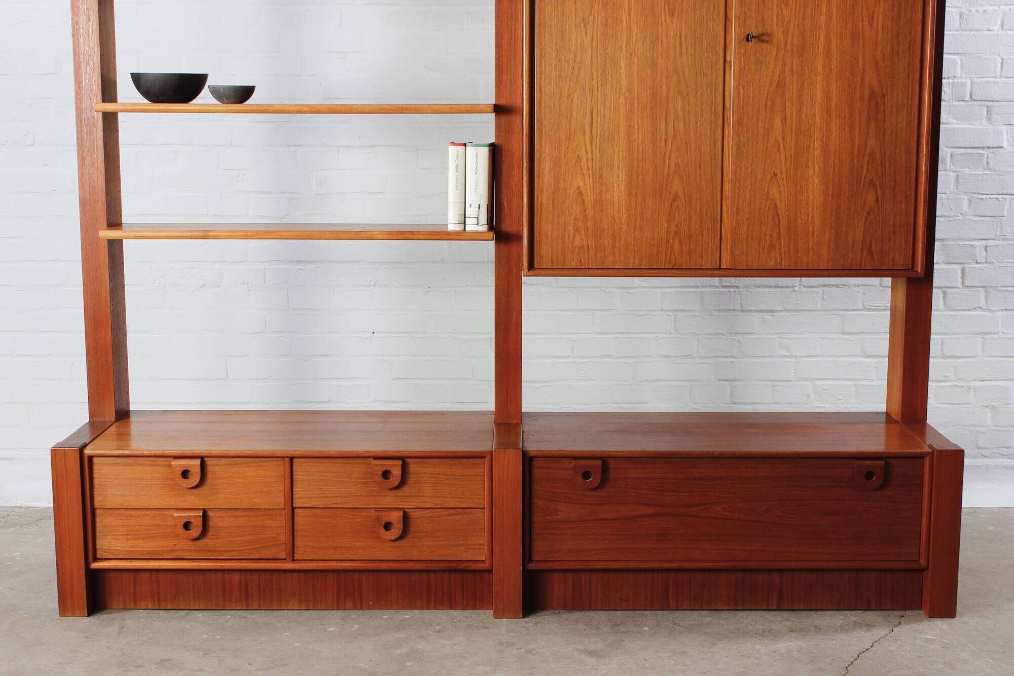 Teak cabinet shelf wall unit RT Möbel Ristenpatt design vintage