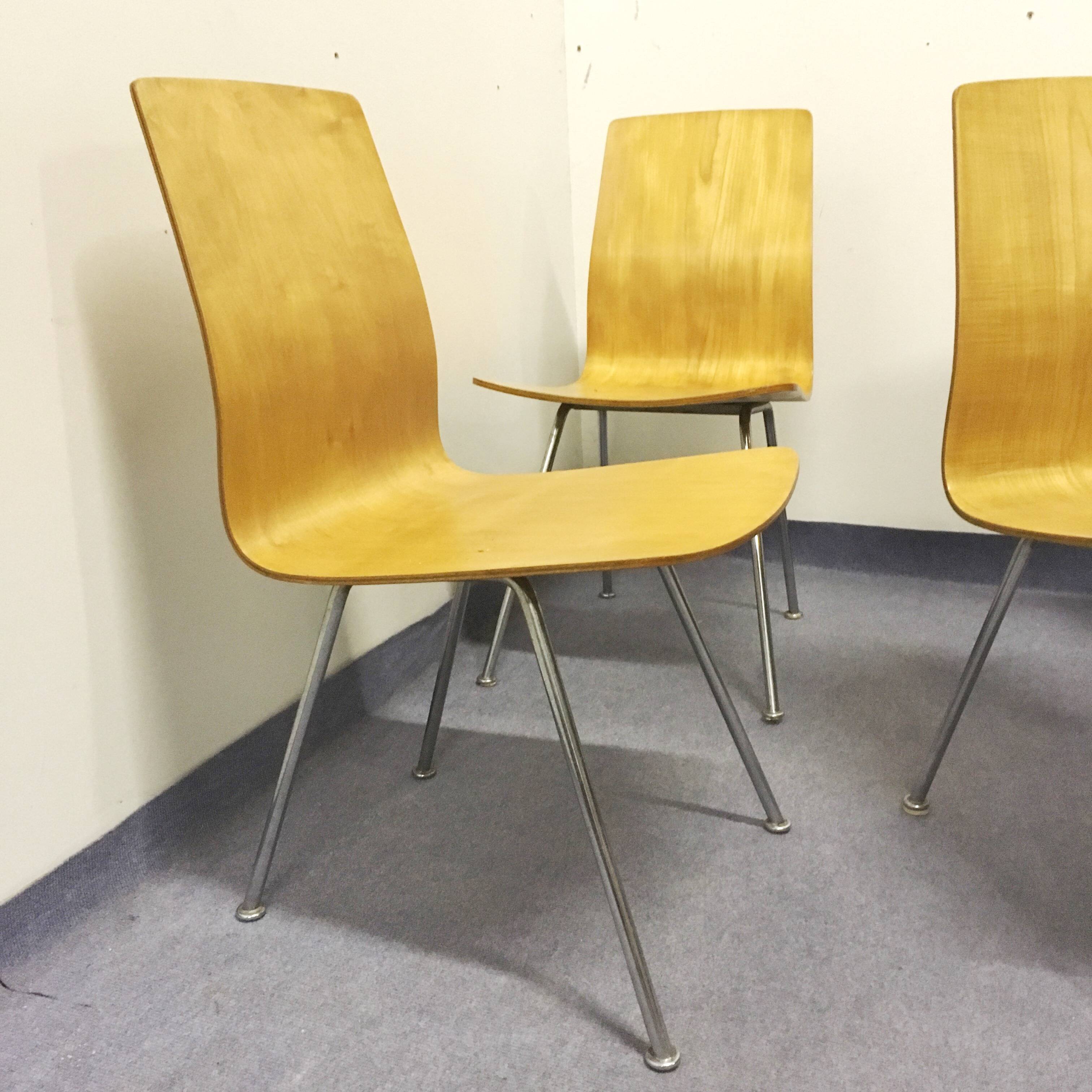4 Swiss modernist chairs, moulded plywood and metal – circa 1960