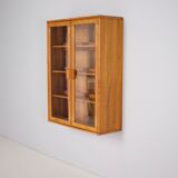 Vitrine scandinave suspendue
