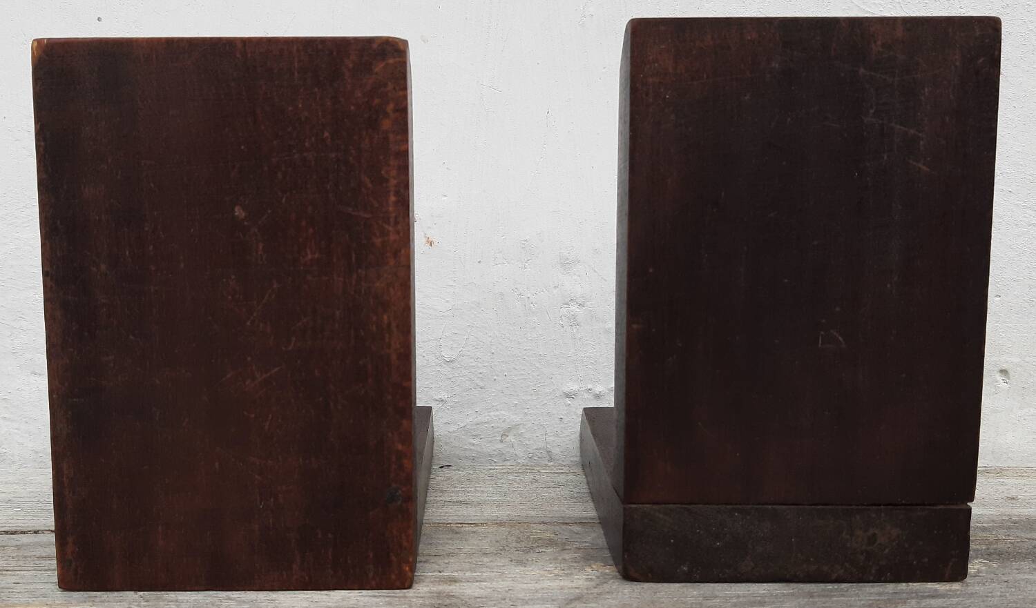 Paire de serre-livres en bois (art-déco)