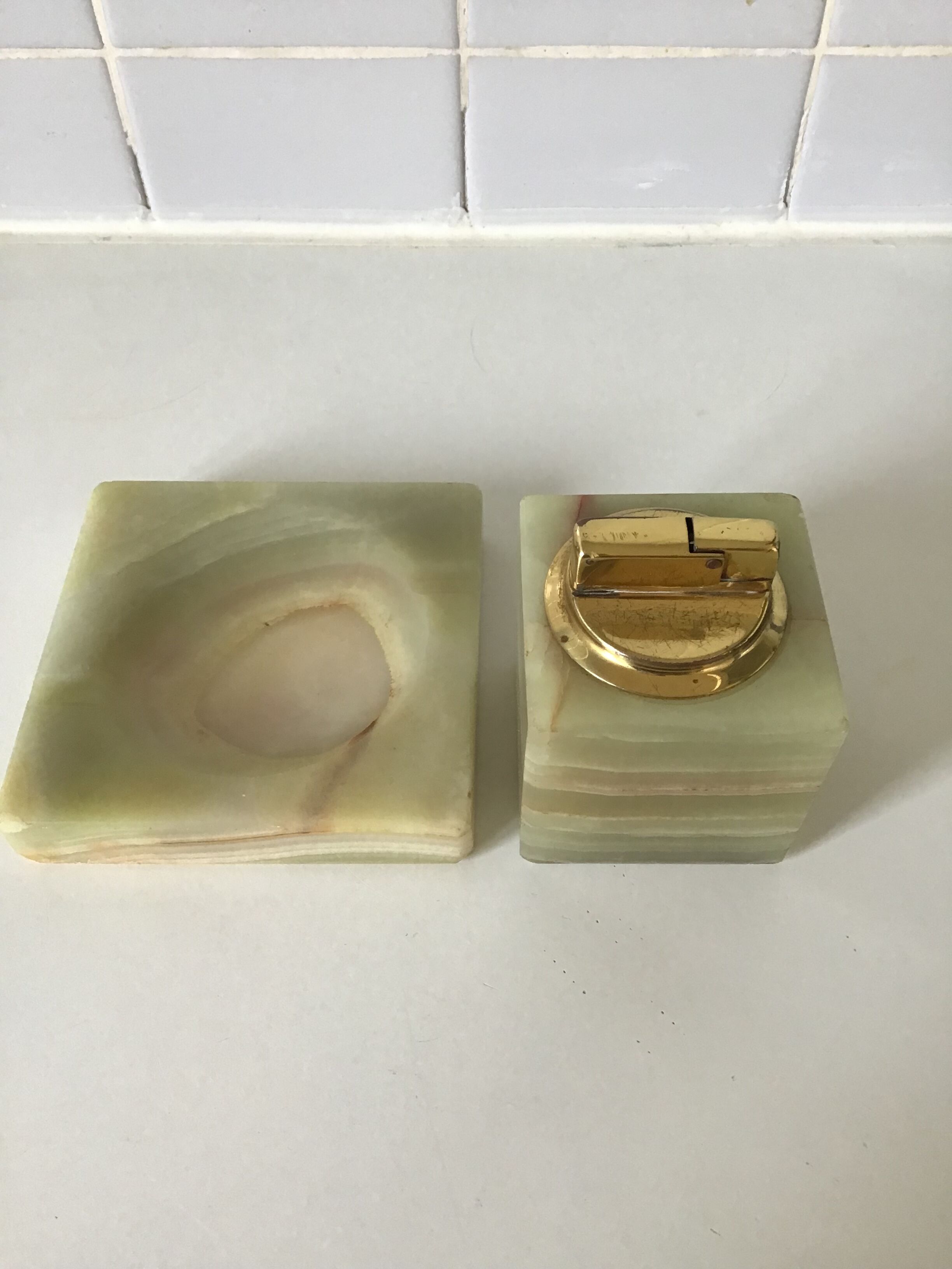 Ashtray and table lighter made of onyx