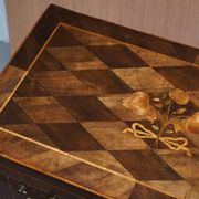 Commode parquetry marqueterie continentale circa 1780