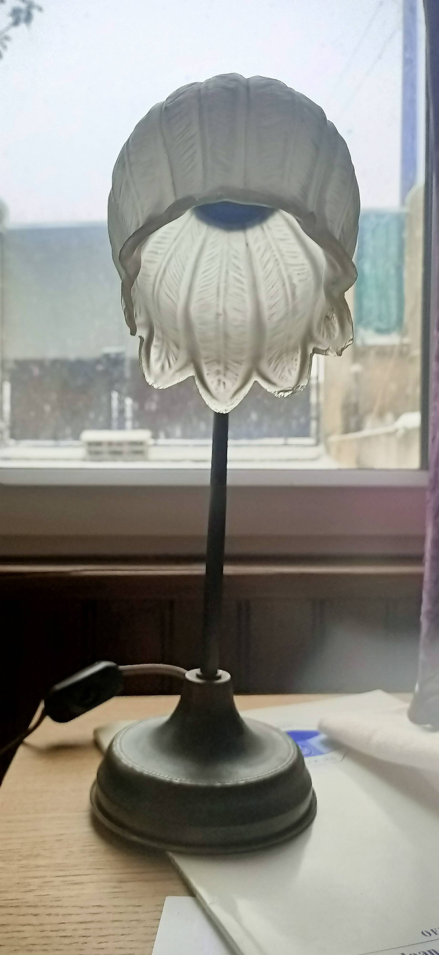 French Art Deco lamp signed See Delmas – pressed glass