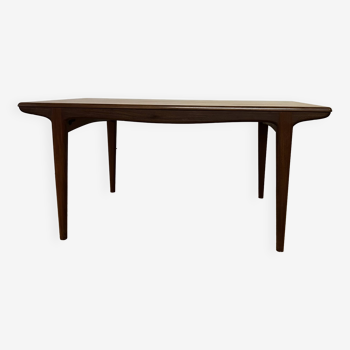 Scandinavian style teak table with extensions