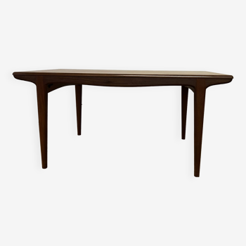 Table en teck de style scandinave avec rallonges