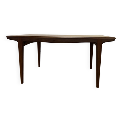 Table en teck de style scandinave avec rallonges