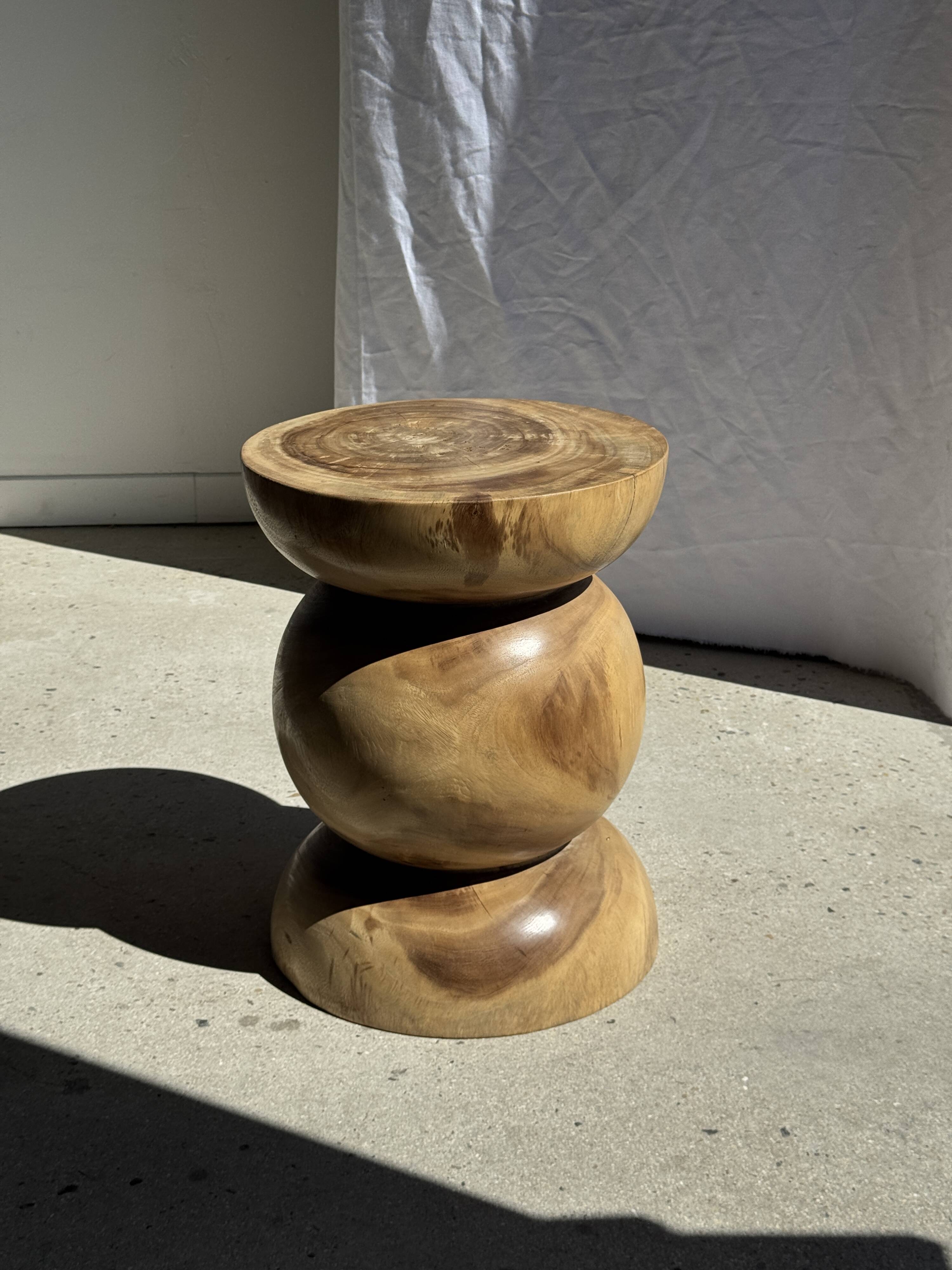 Stool, side table, end table in solid suar wood, spheres H50 D39.