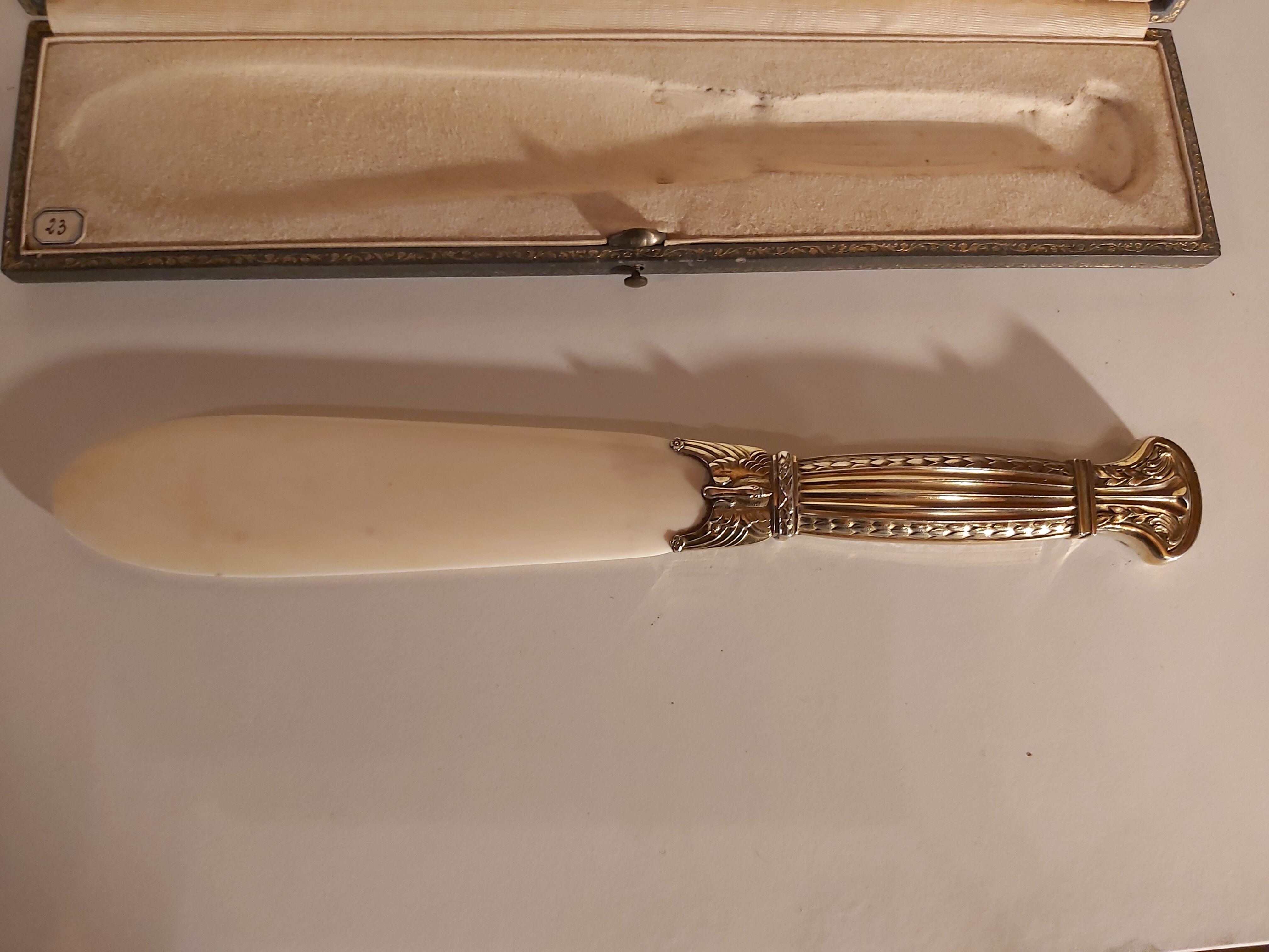 Paper cut in its vermeiled silver and ivory box