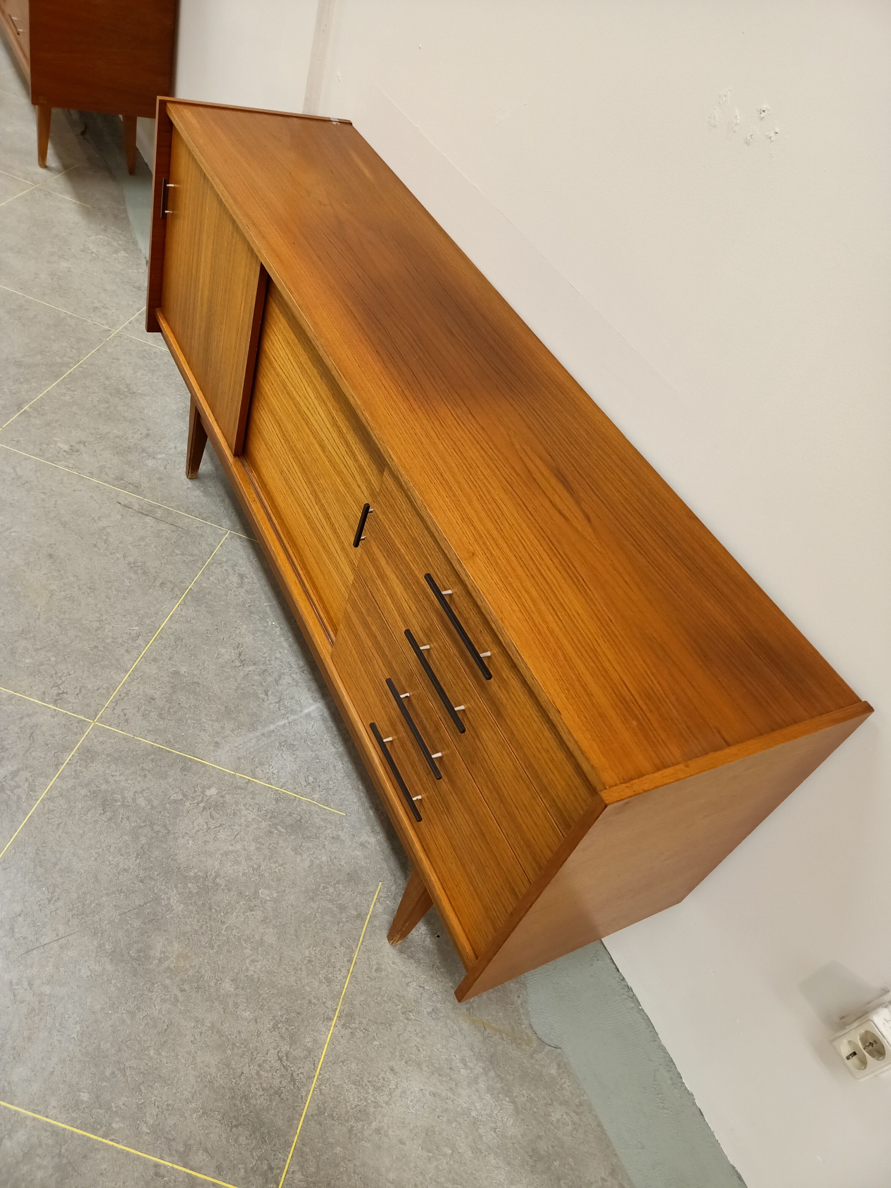 Design sideboard in teak