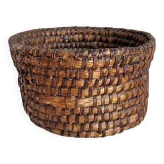 large straw basket banneton folk art bread bakery
