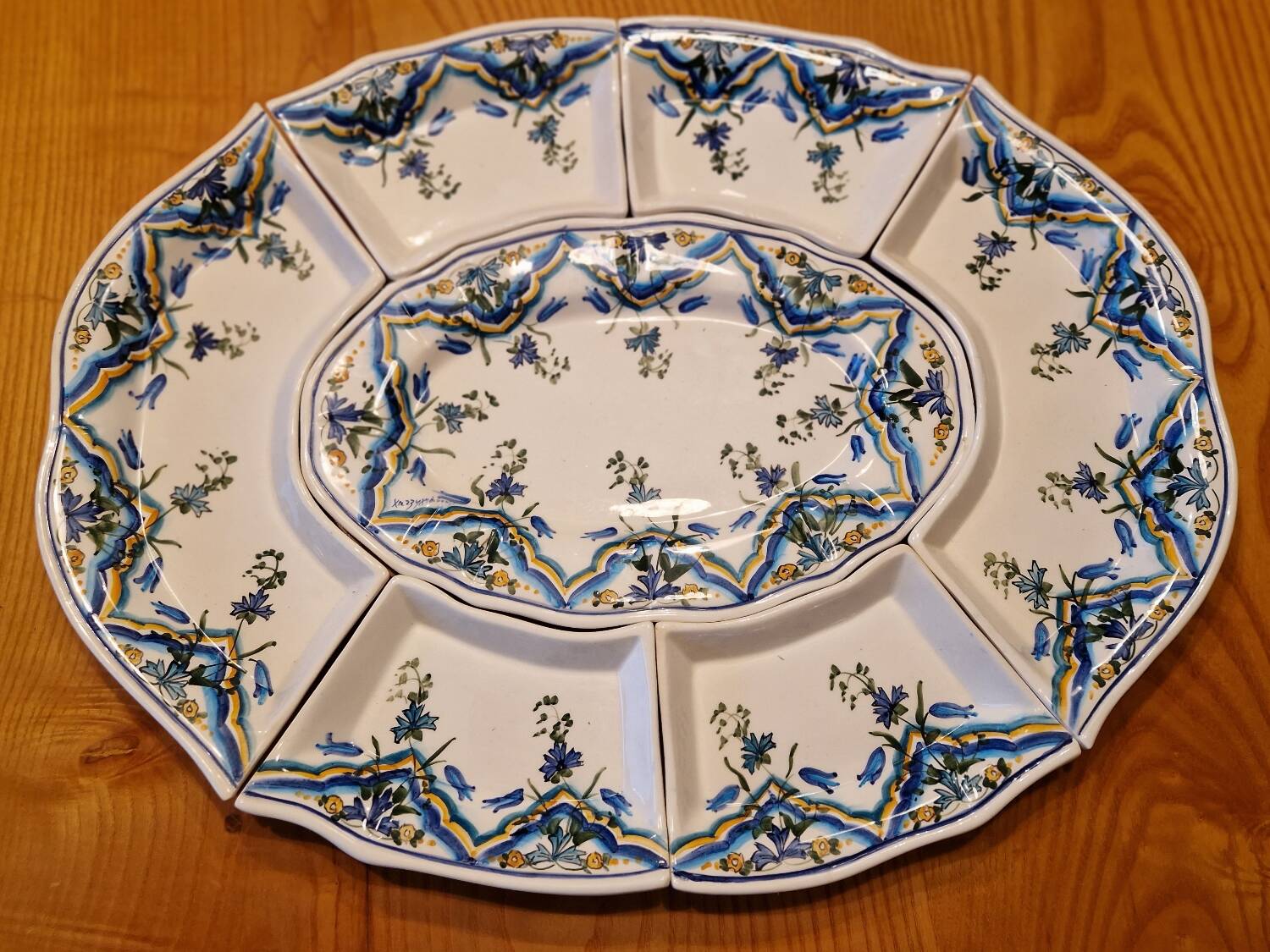 Large 7-piece display dish in Greek earthenware