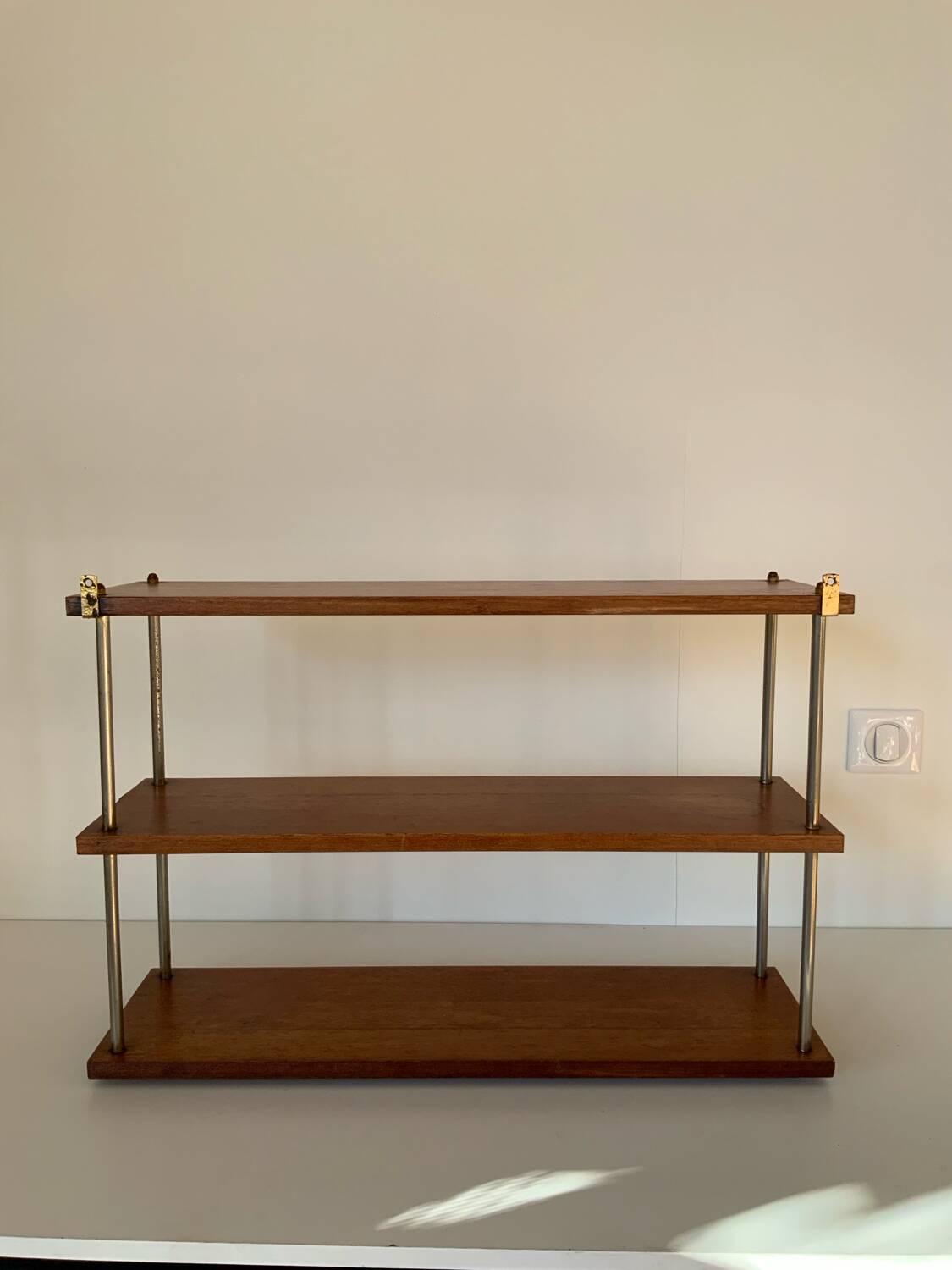 Wall shelf