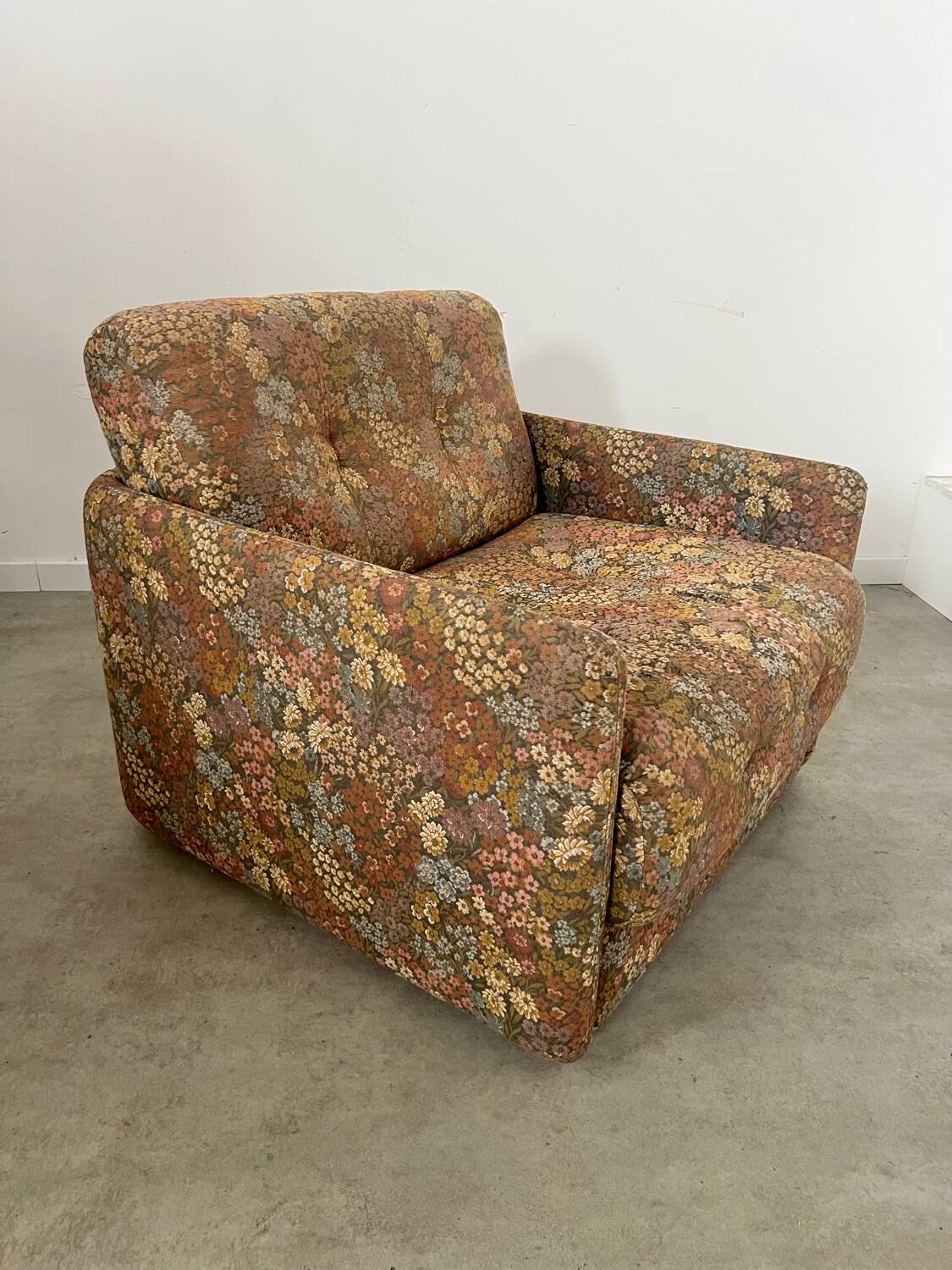 Old floral pattern armchair design Wittmann Austria Josef Hauffmann vintage