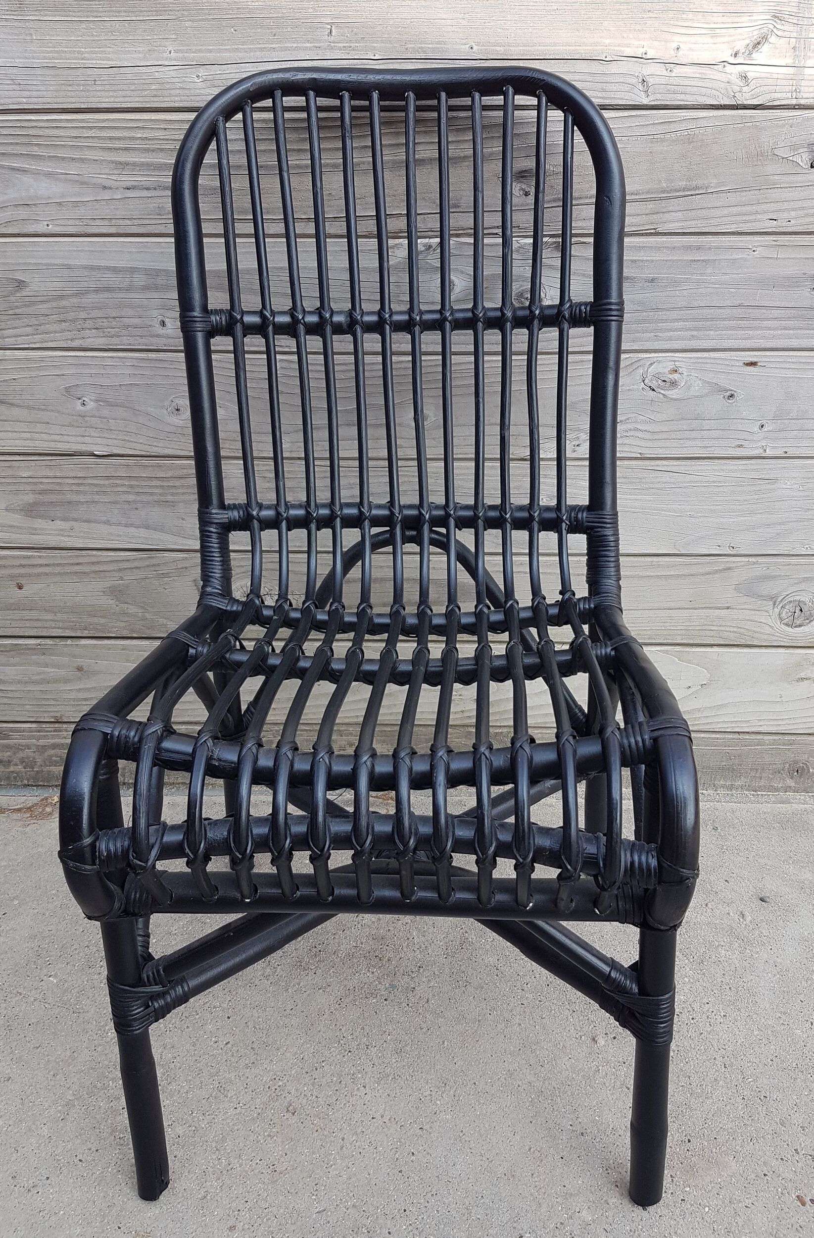 Set of 6 black rattan chairs